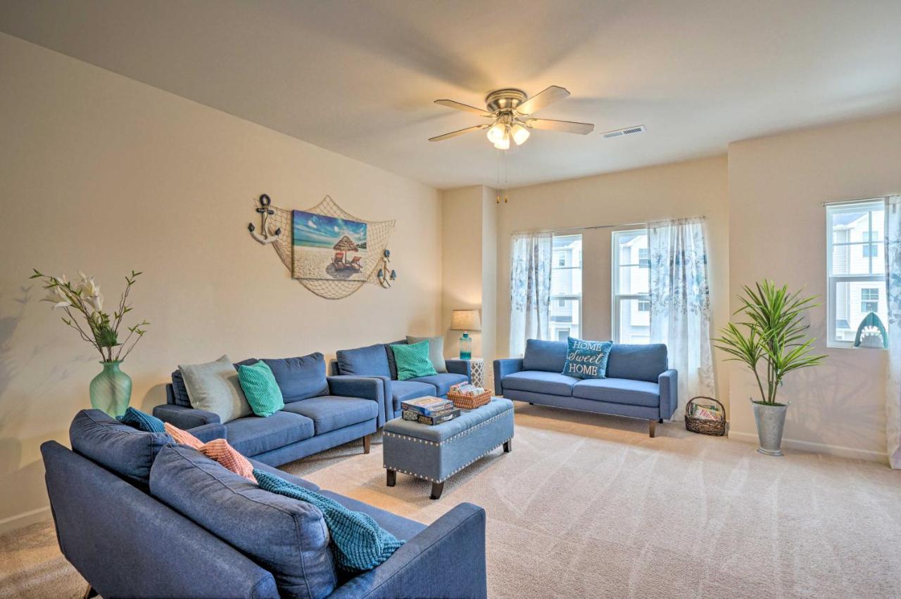 Modern Coastal Condo With Patio 1 Mi To Beaches! Carolina Beach Exterior photo
